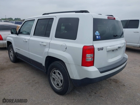 2016 Jeep Patriot Sport with VIN 1C4NJPBBXGD562646, listed as a IAAI auction lot 41929451 with 170,460 mi miles. Bid and sale history available at carsss.com. Image 3.