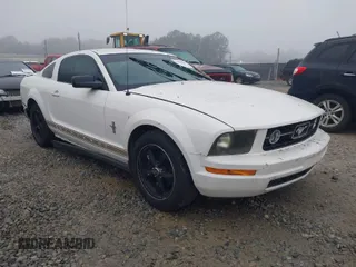 2008 Ford Mustang Deluxe with VIN 1ZVHT80NX85102213, listed as a IAAI auction lot 41947504 with 155,949 mi miles. Bid and sale history available at carsss.com. Image 1.