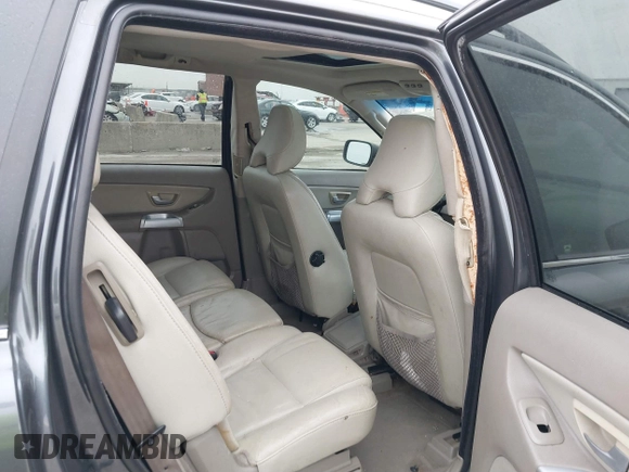 2006 Volvo XC90 2.5L Turbo with VIN YV4CY592461251420, listed as a IAAI auction lot 41403792 with 1 mi miles. Bid and sale history available at carsss.com. Image 8.