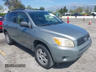 2008 Toyota RAV4 with VIN JTMZD33V085104930, listed as a IAAI auction lot 42068409 with 187,574 mi miles. Bid and sale history available at carsss.com. Image 1.