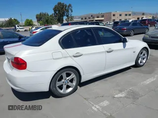 2006 BMW 3 Series 325i z VIN WBAVB17546NK38045, wystawiony jako IAAI lot #42311767 z przebiegiem 119 752 mil mil oraz . Historia ofert i sprzedaży dostępna na DreamBid. Obrazek 4.