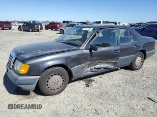 1990 Mercedes-Benz 300 with VIN WDBEA30D5LB176685, listed as a Copart auction lot 47047195 with 209,869 mi miles and Salvage Title. Bid and sale history available at carsss.com. Image 1.