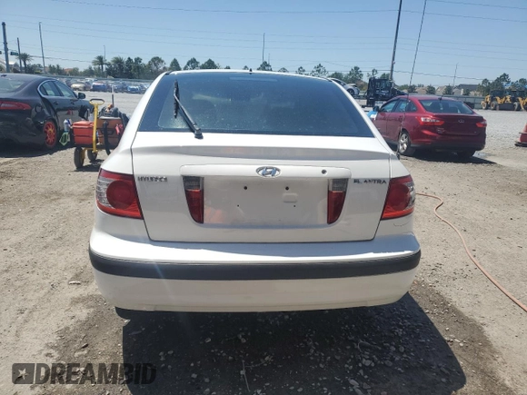 2006 Hyundai Elantra GLS z VIN KMHDN56D56U191129, wystawiony jako Copart lot #53530995 z przebiegiem 133 438 mil mil oraz Szkoda całkowita • Salvage title. Historia ofert i sprzedaży dostępna na DreamBid. Obrazek 6.
