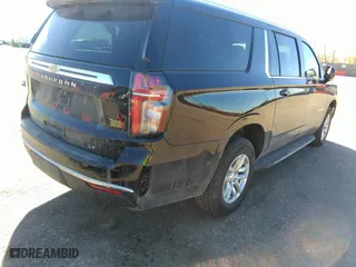 2024 Chevrolet Suburban LT with VIN 1GNSKCKD2RR233821, listed as a IAAI auction lot 41686836 with 27,932 mi miles. Bid and sale history available at carsss.com. Image 4.