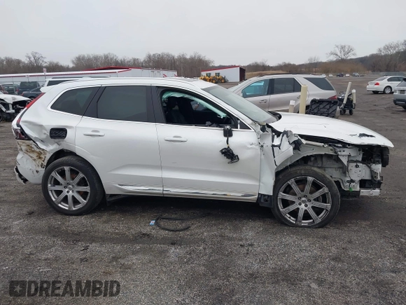 2018 Volvo XC60 Inscription with VIN YV4102RL6J1014331, listed as a IAAI auction lot 41559769 with 89,046 mi miles. Bid and sale history available at carsss.com. Image 13.