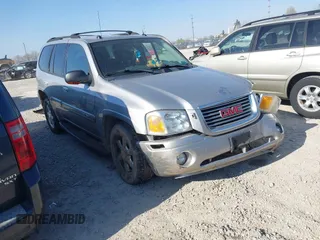 2005 GMC Envoy SLE with VIN 1GKDT13S952256293, listed as a IAAI auction lot 42048366 with 225,753 mi miles and . Bid and sale history available at carsss.com. Image 1.