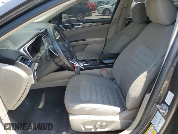 2020 Ford Fusion SE z VIN 3FA6P0HD4LR213055, wystawiony jako Copart lot #63552665 z przebiegiem 126 005 mil mil oraz Czysty tytuł • Clean title. Historia ofert i sprzedaży dostępna na DreamBid. Obrazek 7.