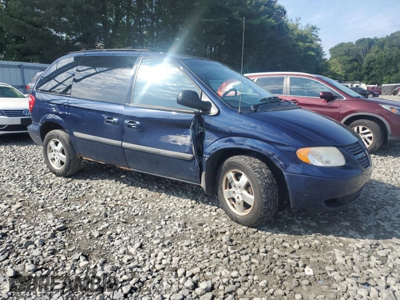 2005 Dodge Caravan SXT with VIN 1D4GP45R75B433581, listed as a Copart auction lot 66086095 with 98,096 mi miles and Salvage title. Bid and sale history available at DreamBid. Image 4.