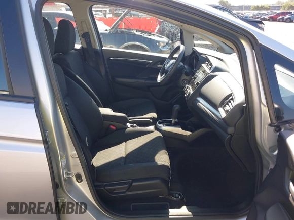 2015 Honda Fit LX с VIN 3HGGK5H5XFM728244, выставлен на аукционе IAAI как лот 42428993 с пробегом 72 258 миль миль и . История ставок и продаж доступна на DreamBid. Изображение 5.
