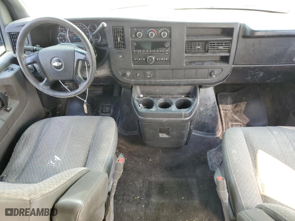 2008 Chevrolet Express Passenger with VIN 1GAHG39K581145702, listed as a Copart auction lot 71266304 with 272,138 mi miles and Salvage Title. Bid and sale history available at carsss.com. Image 8.