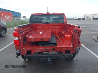 2024 Ford Maverick XLT с VIN 3FTTW8H34RRA00377, выставлен на аукционе IAAI как лот 42543174 с пробегом 5 443 миль миль и . История ставок и продаж доступна на DreamBid. Изображение 17.