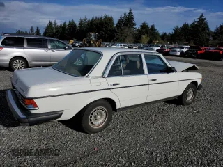 1983 Mercedes-Benz 300 300D-T with VIN WDBAB33A0DB016230, listed as a Copart auction lot 81736564 with Not Provided miles and Salvage Title. Bid and sale history available at carsss.com. Image 3.
