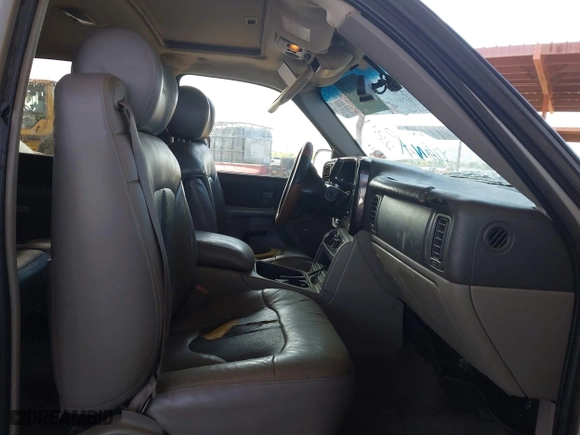 2005 Chevrolet Avalanche Z71 with VIN 3GNEK12Z35G284607, listed as a IAAI auction lot 41868849 with 213,834 mi miles. Bid and sale history available at carsss.com. Image 5.