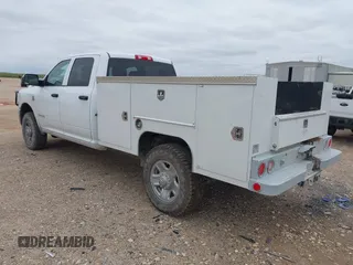 2022 Ram 2500 Tradesman z VIN 3C6UR5HL1NG213746, wystawiony jako IAAI lot #41917608 z przebiegiem 133 775 mil mil oraz . Historia ofert i sprzedaży dostępna na DreamBid. Obrazek 3.