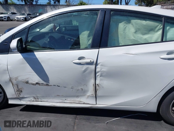 2018 Toyota Prius Two with VIN JTDKBRFU7J3063887, listed as a IAAI auction lot 41938978 with 220,771 mi miles. Bid and sale history available at carsss.com. Image 6.