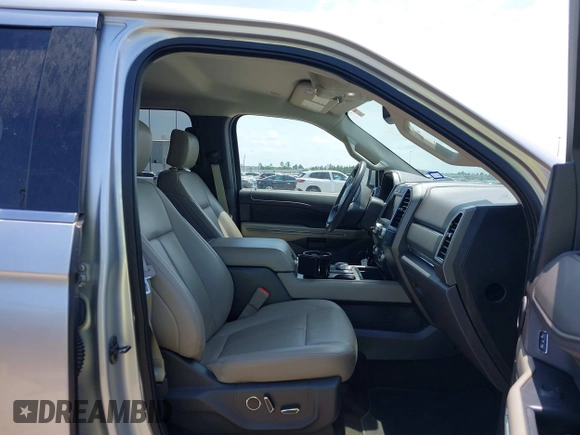 2019 Ford Expedition XLT with VIN 1FMJU1HTXKEA16110, listed as a IAAI auction lot 42348106 with 95,116 mi miles and . Bid and sale history available at DreamBid. Image 5.