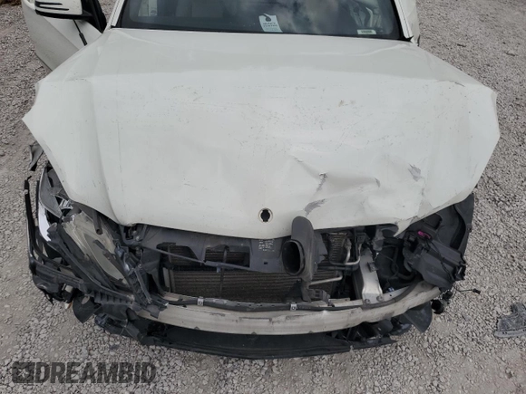 2011 Mercedes-Benz E 350 Luxury with VIN WDDHF8HB0BA458047, listed as a Copart auction lot 59874225 with 201,983 mi miles and Salvage title. Bid and sale history available at DreamBid. Image 11.