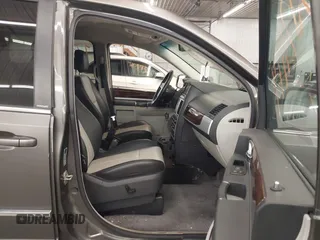2010 Chrysler Town & Country Touring Plus with VIN 2A4RR8D17AR393916, listed as a IAAI auction lot 42171114 with 123,741 mi miles. Bid and sale history available at carsss.com. Image 5.