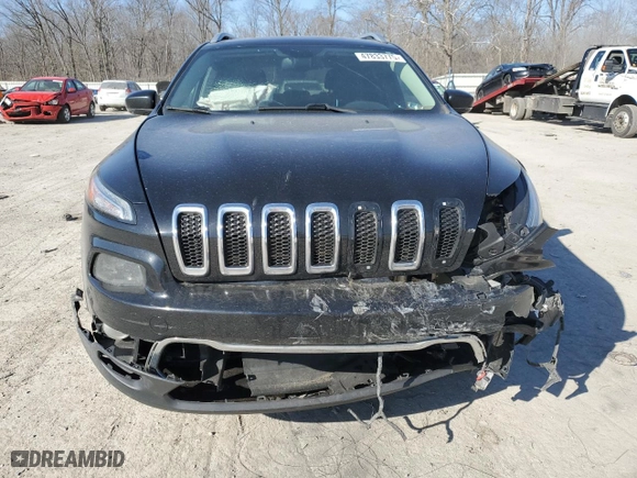 2017 Jeep Cherokee Limited with VIN 1C4PJMDBXHW506510, listed as a Copart auction lot 47833775 with 272,066 mi miles and Salvage Title. Bid and sale history available at carsss.com. Image 5.