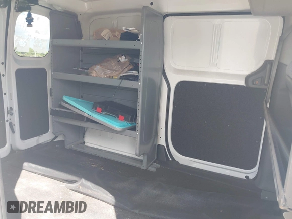 2015 Nissan NV200 SV z VIN 3N6CM0KN2FK710073, wystawiony jako IAAI lot #42267598 z przebiegiem 57 329 mil mil oraz . Historia ofert i sprzedaży dostępna na DreamBid. Obrazek 8.
