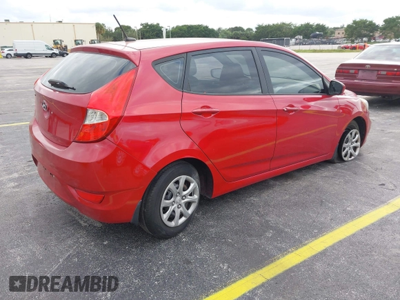 2013 Hyundai Accent GS z VIN KMHCT5AE2DU123126, wystawiony jako IAAI lot #40902043 z przebiegiem 97 822 mil mil oraz . Historia ofert i sprzedaży dostępna na DreamBid. Obrazek 4.