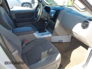 2007 Ford Explorer XLT with VIN 1FMEU63EX7UB18883, listed as a IAAI auction lot 41659489 with 191,892 mi miles. Bid and sale history available at carsss.com. Image 5.