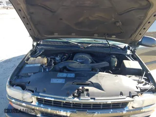 2002 Chevrolet Tahoe LT with VIN 1GNEK13Z22J279570, listed as a IAAI auction lot 41858543 with 378,318 mi miles. Bid and sale history available at carsss.com. Image 10.