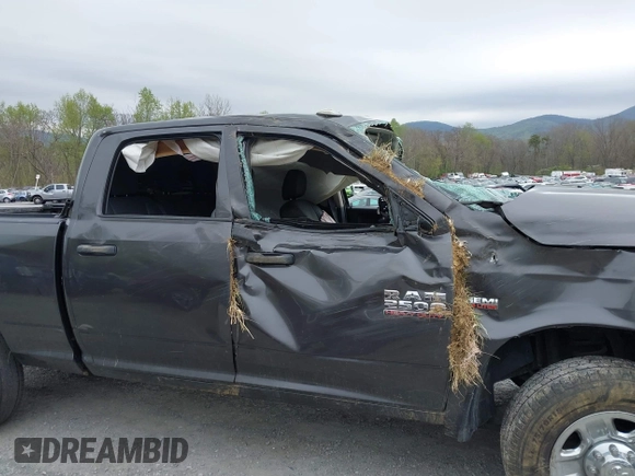 2017 Ram 2500 Tradesman with VIN 3C6UR5CJ1HG670938, listed as a IAAI auction lot 42002760 with 170,909 mi miles and . Bid and sale history available at DreamBid. Image 6.