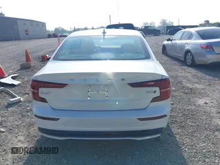 2024 Volvo S60 Core Dark Theme with VIN 7JRL12TK9RG303982, listed as a IAAI auction lot 42612329 with 5,618 mi miles and . Bid and sale history available at DreamBid. Image 17.