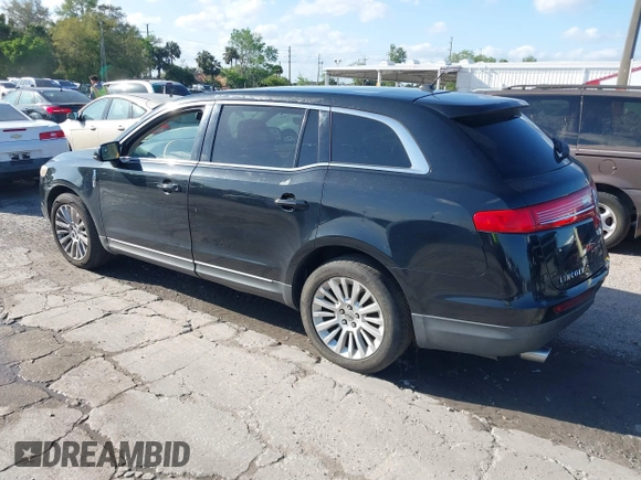 2010 Lincoln MKT with VIN 2LMHJ5AR9ABJ12211, listed as a IAAI auction lot 41766668 with 161,057 mi miles. Bid and sale history available at carsss.com. Image 3.