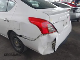 2019 Nissan Versa SV z VIN 3N1CN7AP1KL838940, wystawiony jako IAAI lot #42191914 z przebiegiem 72 374 mil mil oraz . Historia ofert i sprzedaży dostępna na DreamBid. Obrazek 6.