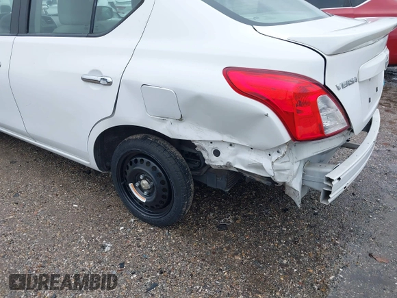 2015 Nissan Versa SV with VIN 3N1CN7AP3FL950323, listed as a IAAI auction lot 41522402 with 23,579 mi miles. Bid and sale history available at carsss.com. Image 18.
