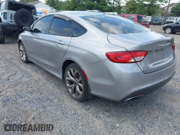 2015 Chrysler 200 S with VIN 1C3CCCBB8FN565732, listed as a IAAI auction lot 42754941 with 114,731 mi miles and . Bid and sale history available at DreamBid. Image 3.
