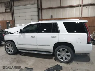 2019 Cadillac Escalade Luxury with VIN 1GYS4BKJXKR206806, listed as a IAAI auction lot 41571123 with 90,278 mi miles. Bid and sale history available at carsss.com. Image 14.