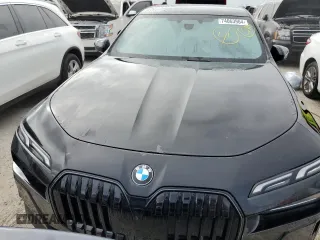 2024 BMW 7 Series 760i xDrive z VIN WBA33EJ02RCR69064, wystawiony jako Copart lot #74063964 z przebiegiem 2 938 mil mil oraz Nie do naprawy • Non repairable. Historia ofert i sprzedaży dostępna na DreamBid. Obrazek 5.