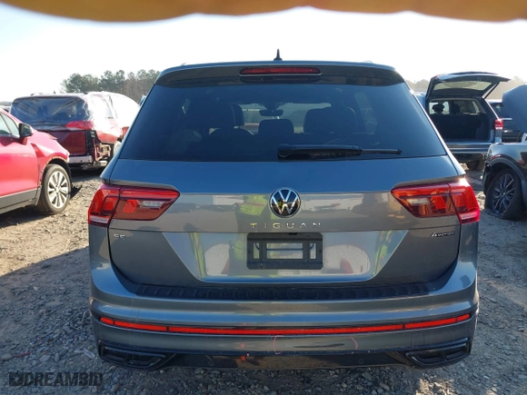 2023 Volkswagen Tiguan SE R-Line Black with VIN 3VV8B7AX3PM014632, listed as a IAAI auction lot 41002858 with 40,955 mi miles. Bid and sale history available at carsss.com. Image 17.