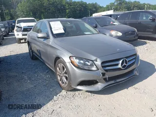 2016 Mercedes-Benz C 300 Luxury z VIN 55SWF4KB5GU115010, wystawiony jako IAAI lot #42685752 z przebiegiem 62 483 mil mil oraz . Historia ofert i sprzedaży dostępna na DreamBid. Obrazek 1.