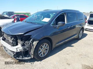 2020 Chrysler Pacifica Touring L z VIN 2C4RC1BG4LR230598, wystawiony jako IAAI lot #41782052 z przebiegiem 184 093 mil mil oraz . Historia ofert i sprzedaży dostępna na DreamBid. Obrazek 18.