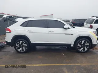 2024 Volkswagen Atlas SE z VIN 1V2JE2CA9RC238428, wystawiony jako IAAI lot #41340830 z przebiegiem 6 992 mil mil oraz . Historia ofert i sprzedaży dostępna na DreamBid. Obrazek 14.