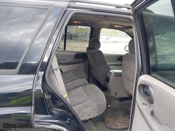 2002 Chevrolet TrailBlazer LS with VIN 1GNDT13SX22308464, listed as a IAAI auction lot 41225470 with 127,370 mi miles. Bid and sale history available at carsss.com. Image 8.