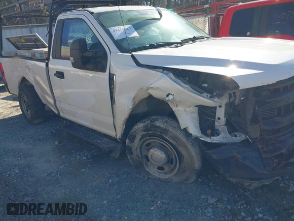 2020 Ford F-250 XL z VIN 1FTBF2A68LED11169, wystawiony jako IAAI lot #41415527 z przebiegiem 68 232 mil mil oraz . Historia ofert i sprzedaży dostępna na DreamBid. Obrazek 6.