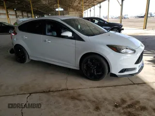 2014 Ford Focus ST with VIN 1FADP3L9XEL209508, listed as a Copart auction lot 47121505 with 83,283 mi miles and Salvage Title. Bid and sale history available at carsss.com. Image 4.