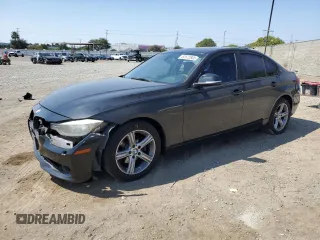 2013 BMW 3 Series 328i xDrive z VIN WBA3B5G5XDNS04283, wystawiony jako Copart lot #62672805 z przebiegiem 105 015 mil mil oraz Szkoda całkowita • Salvage title. Historia ofert i sprzedaży dostępna na DreamBid. Obrazek 1.