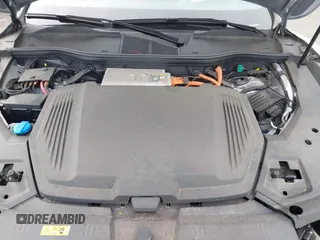 2022 Audi e-tron Premium z VIN WA1AAAGE3NB033122, wystawiony jako IAAI lot #42081343 z przebiegiem 36 171 mil mil oraz . Historia ofert i sprzedaży dostępna na DreamBid. Obrazek 10.