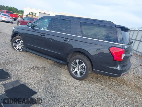 2024 Ford Expedition Max XLT z VIN 1FMJK1H83REA85832, wystawiony jako IAAI lot #42377714 z przebiegiem 3 244 mil mil oraz . Historia ofert i sprzedaży dostępna na DreamBid. Obrazek 3.