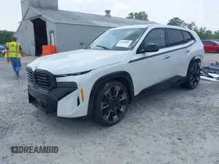 2024 BMW XM z VIN 5YM23CS0XR9U57042, wystawiony jako IAAI lot #42438088 z przebiegiem 2 888 mil mil oraz . Historia ofert i sprzedaży dostępna na DreamBid. Obrazek 2.