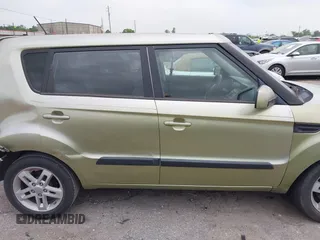 2011 Kia Soul + with VIN KNDJT2A22B7213906, listed as a IAAI auction lot 41947276 with 152,022 mi miles. Bid and sale history available at carsss.com. Image 13.