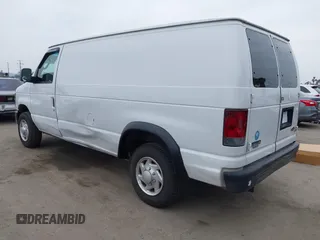 2008 Ford Econoline Cargo Commercial z VIN 1FTNE14W88DA02336, wystawiony jako IAAI lot #42325033 z przebiegiem 196 923 mil mil oraz . Historia ofert i sprzedaży dostępna na DreamBid. Obrazek 3.