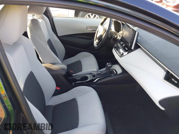 2021 Toyota Corolla Hatchback SE with VIN JTND4MBE9M3114388, listed as a IAAI auction lot 41796303 with 58,656 mi miles. Bid and sale history available at carsss.com. Image 5.