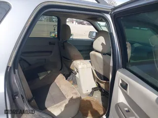 2008 Ford Escape XLT with VIN 1FMCU03178KA47527, listed as a IAAI auction lot 41672719 with 306,312 mi miles. Bid and sale history available at carsss.com. Image 8.